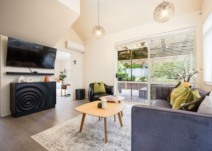  at 23 South Kensington Way, Henderson, Waitakere City, Auckland