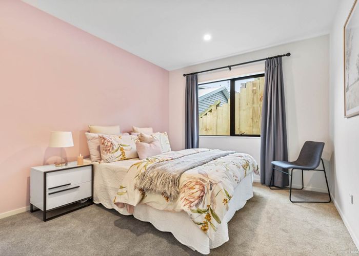  at 26A Segedin Place, Glenfield, Auckland