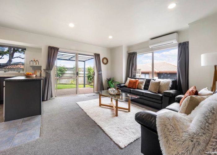  at 10/520 Don Buck Road, Massey, Waitakere City, Auckland