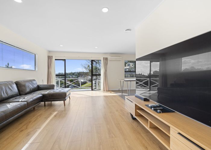  at 1/27 Sovereign Place, Glenfield, North Shore City, Auckland