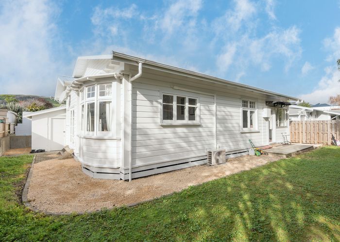  at 2/1 Tainui Street, Stoke, Nelson
