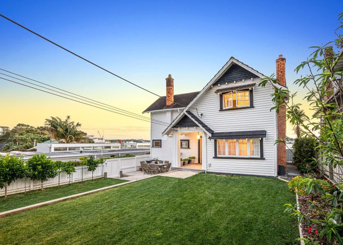  at 5 Stanley Point Road, Stanley Point, Devonport, North Shore City, Auckland