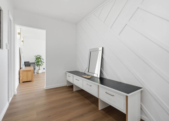  at 28 Whiteacres Drive, Sunnyhills, Manukau City, Auckland