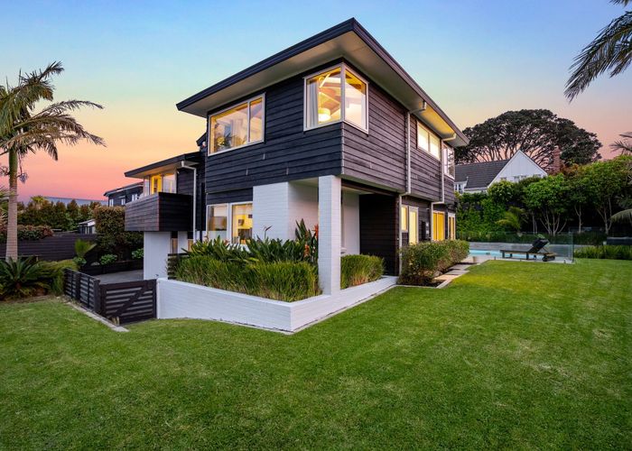  at 556 Beach Road, Rothesay Bay, North Shore City, Auckland