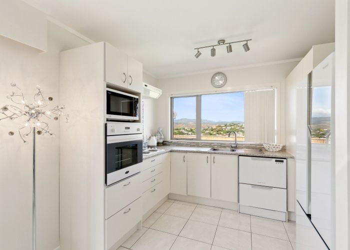  at 44 Akaroa Drive, Maupuia, Wellington, Wellington