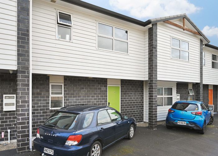  at 5/16C Hogan Street, Hillcrest, Hamilton, Waikato