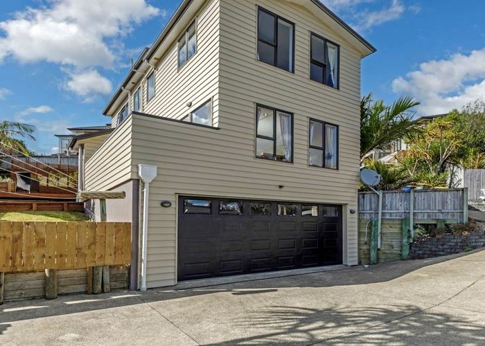  at 118D Coronation Road, Hillcrest, Auckland