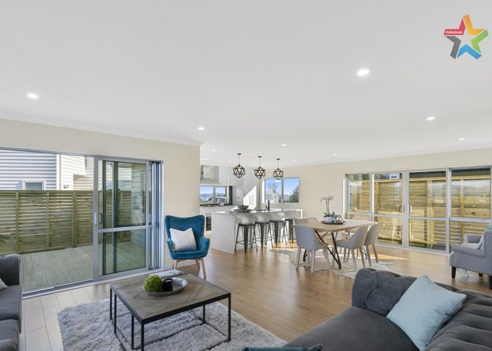  at 4 Poto Road, Normandale, Lower Hutt