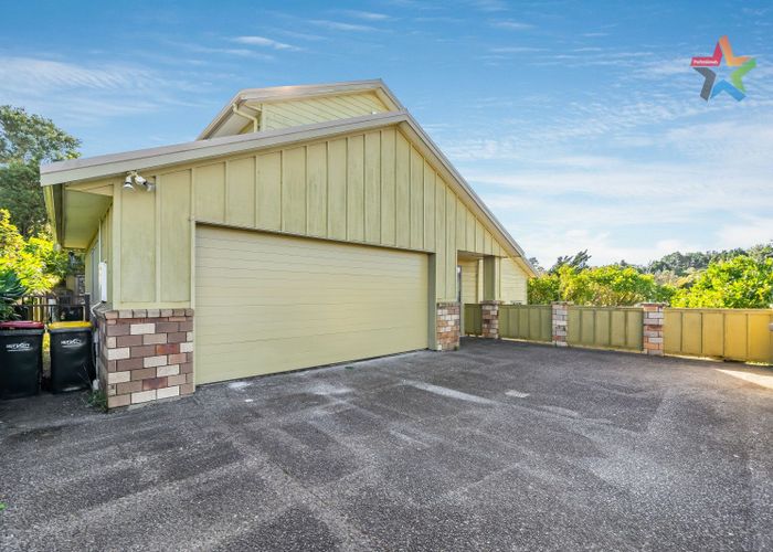  at 201 Miromiro Road, Normandale, Lower Hutt, Wellington