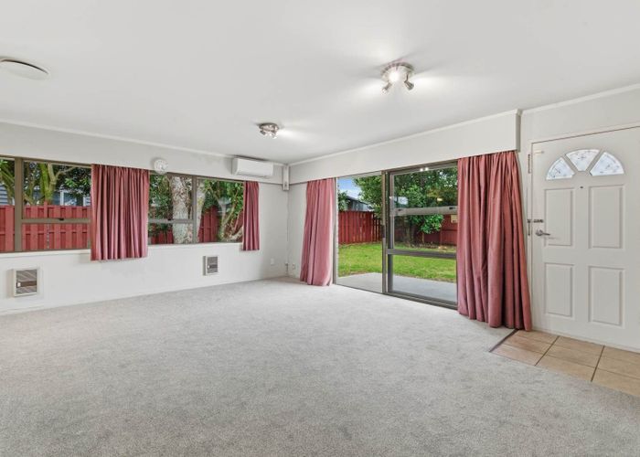  at 2/6 Tina Place, Sunnyhills, Manukau City, Auckland