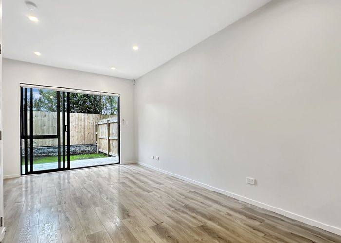  at 6/241 Don Buck Road, Massey, Auckland