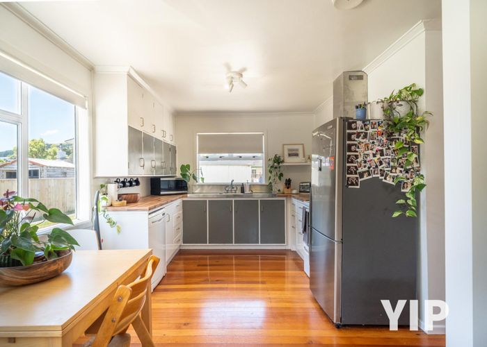  at 38 Beauchamp Street, Tawa, Wellington, Wellington