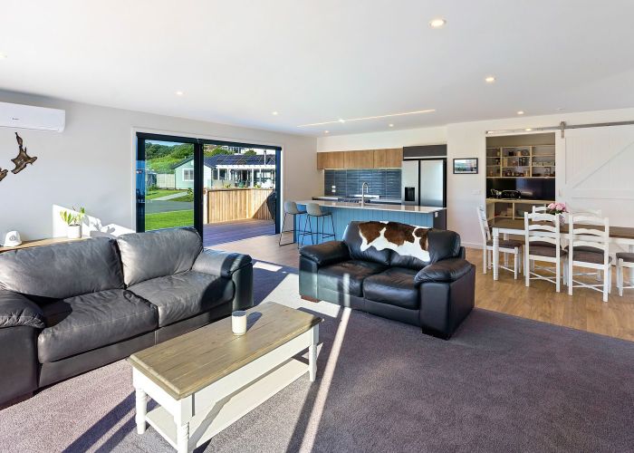  at 1 Arapipi Way, Peka Peka, Waikanae
