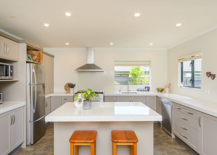 at 100 Summerhill Drive, Fitzherbert, Palmerston North