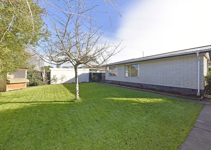  at 32 Charnwood Crescent, Bishopdale, Christchurch