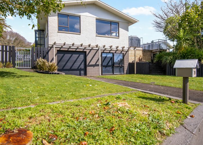  at 79 Riversdale Drive, Merrilands, New Plymouth