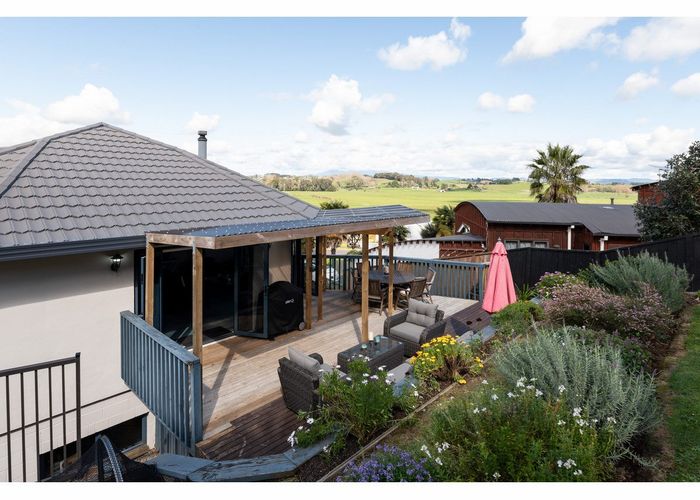  at 20 Friesian Place, Grandview Heights, Hamilton