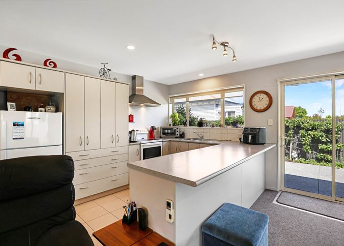  at 136 Chalmers Avenue, Hampstead, Ashburton