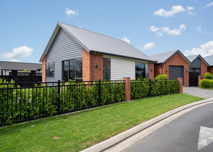  at 10 Garland Lane, Leamington, Cambridge