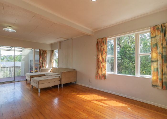  at 13 Totaravale Drive, Totara Vale, Auckland