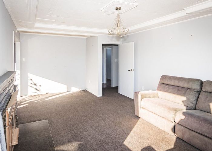  at 8 Charles Street, Weston, Oamaru