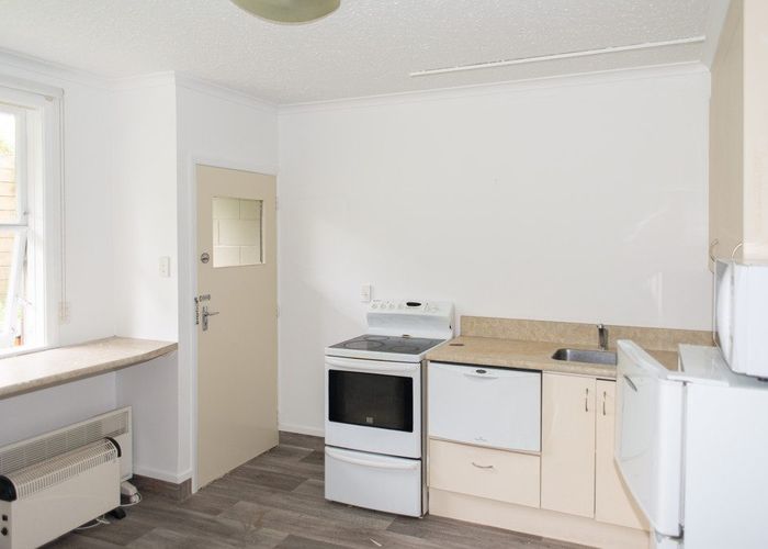  at 2/77 Manor Place, City Centre, Dunedin, Otago
