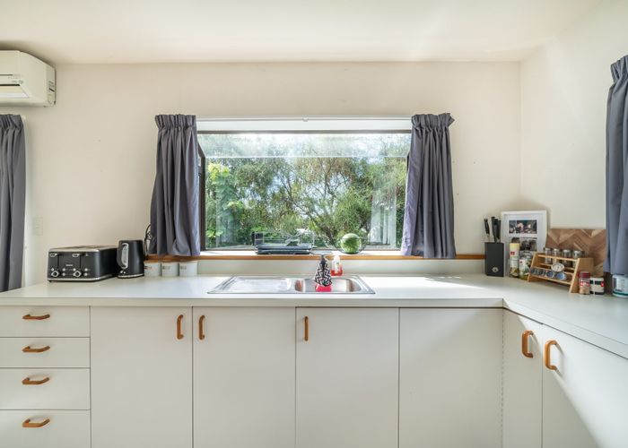  at 2/12 Raukawa Street, Stokes Valley, Lower Hutt