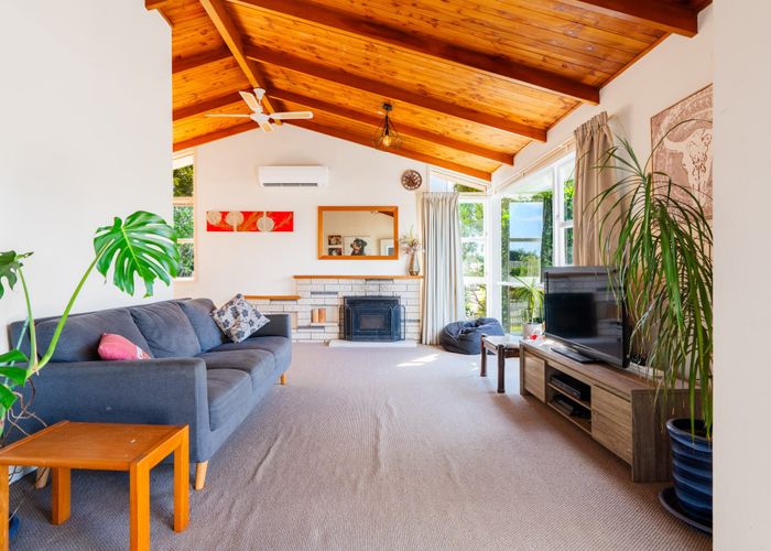  at 34 Deanwell Avenue, Deanwell, Hamilton