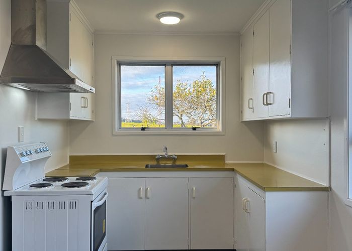  at 2/370 Triangle Road, Henderson, Waitakere City, Auckland