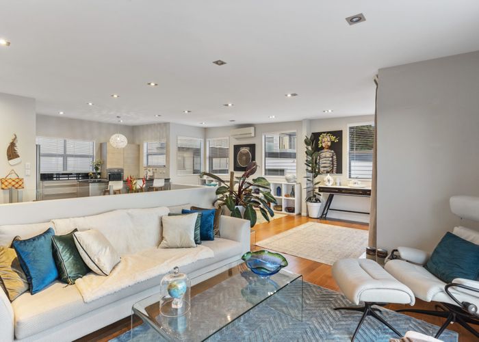  at 6/8 Wilk Lane, Browns Bay, Auckland