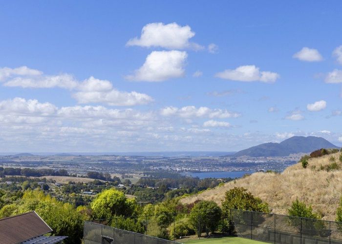  at 5 Grandview Lane, Acacia Bay, Taupo, Waikato