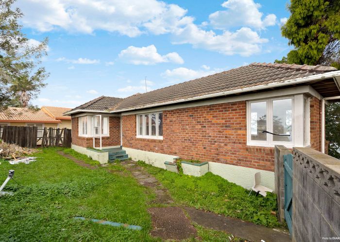  at 366 Hillsborough Road, Hillsborough, Auckland