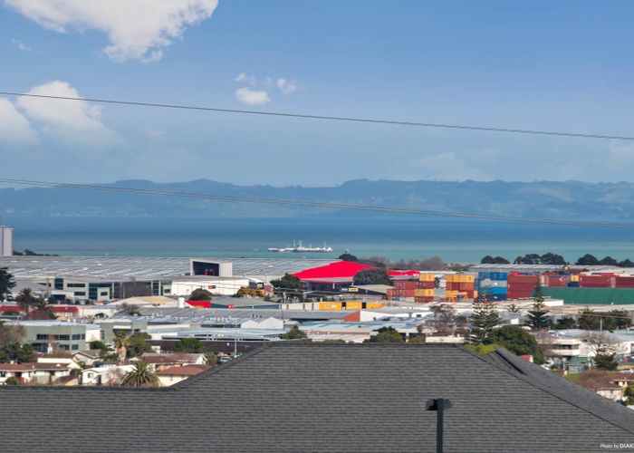  at 16A Wilisa Rise, Goodwood Heights, Auckland