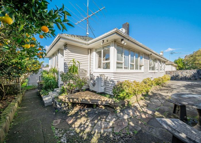  at 52 Heatherbank Street, Glen Innes, Auckland