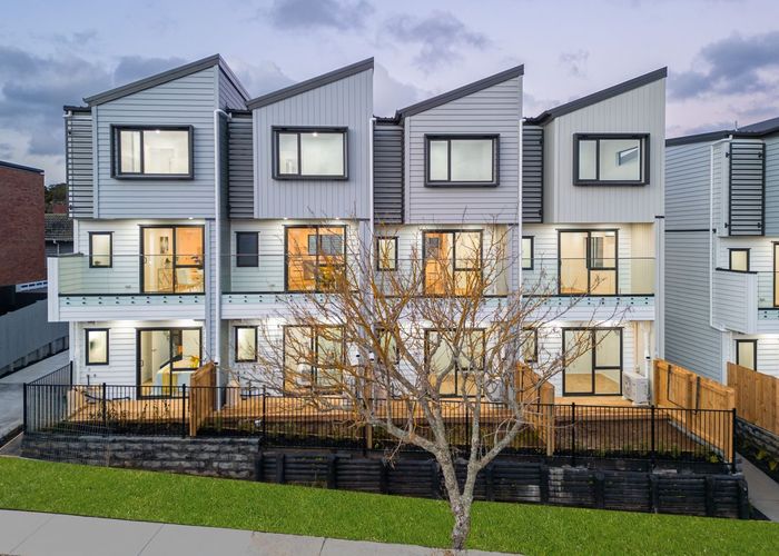  at 4/2 Hyde Street, Manurewa East, Manukau City, Auckland