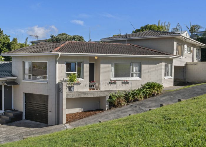  at 2/92 Lake Road, Northcote, North Shore City, Auckland