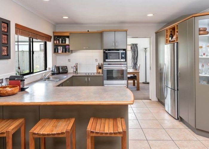  at 6 Nad Place, East Tamaki Heights, Manukau City, Auckland