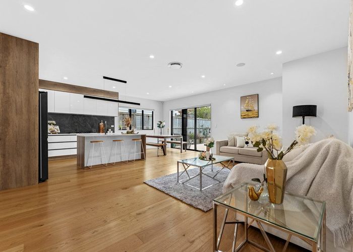  at 8 Hermes Road, Flat Bush, Manukau City, Auckland