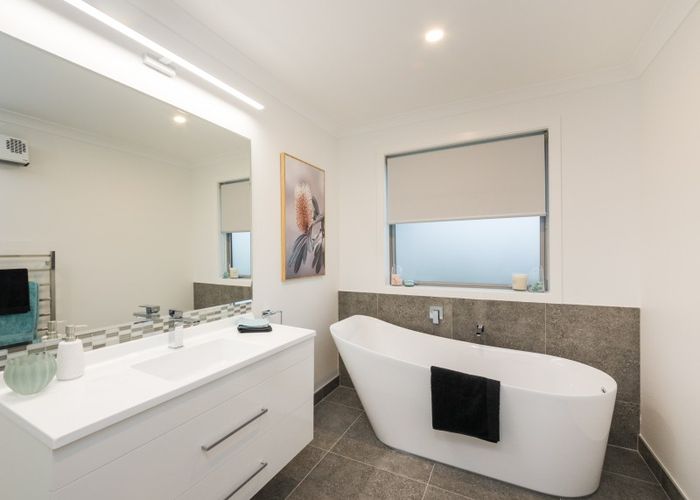  at 30 Vaucluse Heights, Fitzherbert, Palmerston North