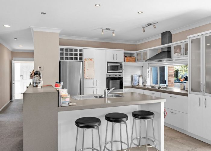 at 48 Aberdeen Crescent, Wattle Downs, Manukau City, Auckland