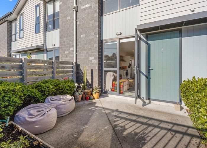  at 2/14 Buffon Street, Waltham, Christchurch