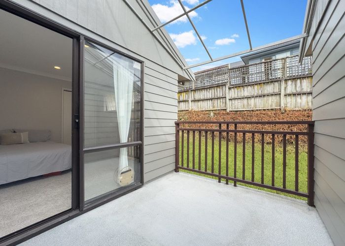  at 2/19 Lagoon Drive, Panmure, Auckland City, Auckland
