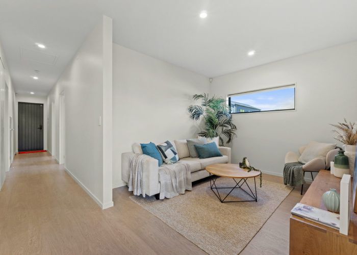  at 5/18 Paraone Crescent, Conifer Grove, Papakura, Auckland