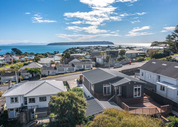 Free property data for 6 Herewini Street, Titahi Bay, Porirua homes.co.nz