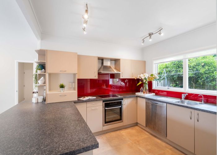  at 4 Meadowcourt Drive, Manukau, Auckland