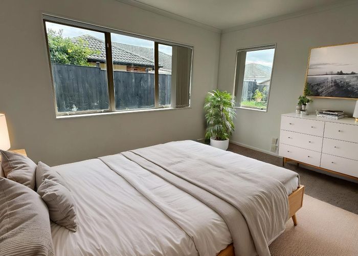  at 48 Thornbury Cres, East Tamaki Heights, Manukau City, Auckland