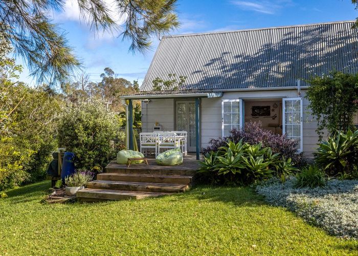  at 4 Waiata Road, Onetangi, Waiheke Island, Auckland