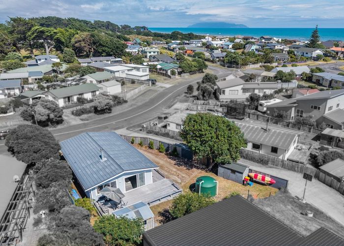  at 16 Karaka Street, Otaki Beach, Kapiti Coast, Wellington