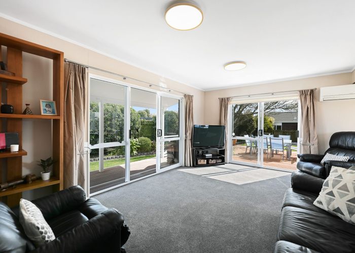  at 15 Woodland Drive, Flagstaff, Hamilton, Waikato