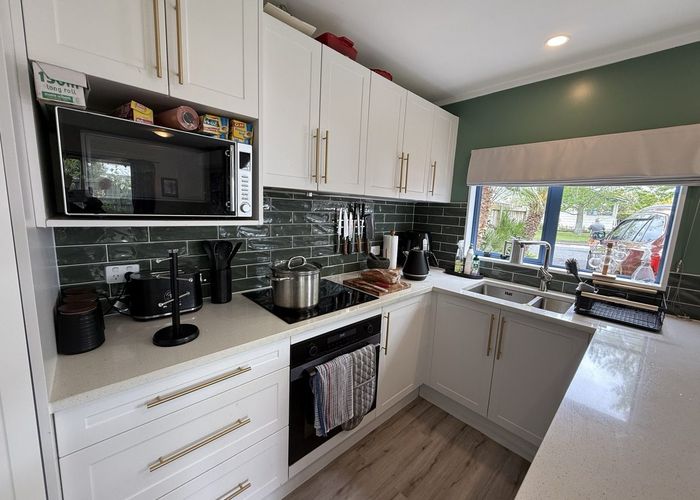  at 2a Parma Place, Henderson, Waitakere City, Auckland